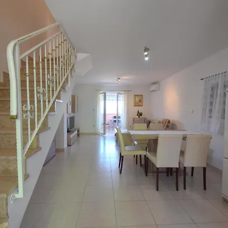Appartement Marjolovic 1 By Interhome