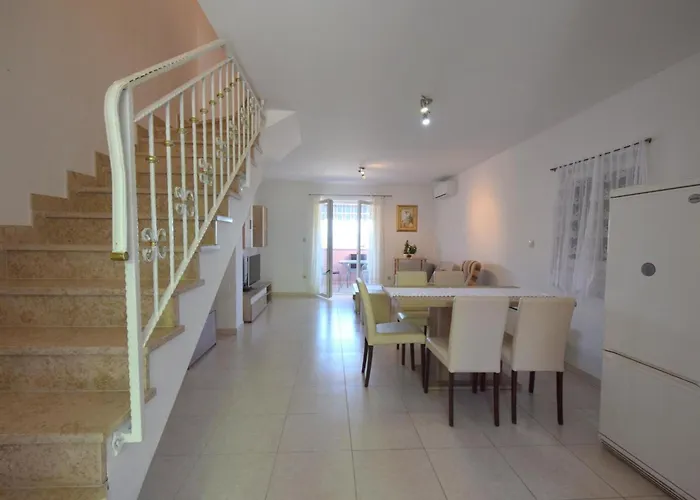 Apartamento Marjolovic 1 By Interhome